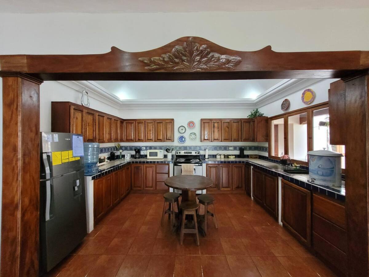 Amplia Casa Antigua Guatemala Con Pergola Y Jardin Βίλα Εξωτερικό φωτογραφία