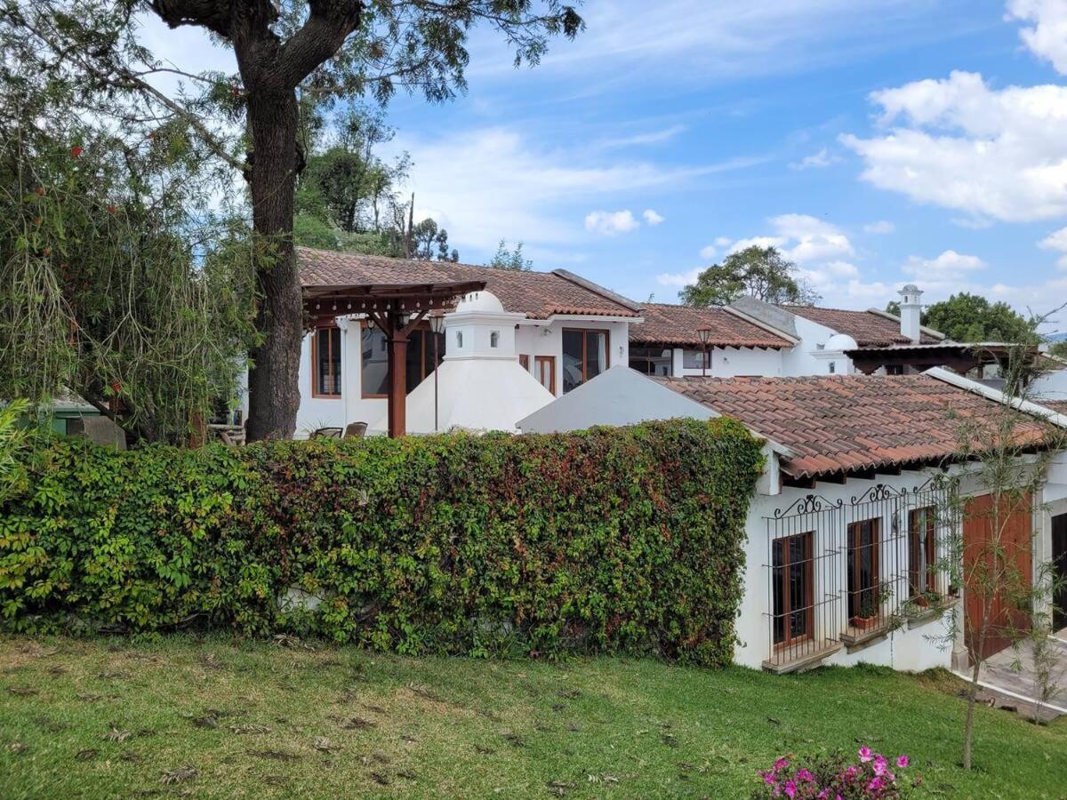 Amplia Casa Antigua Guatemala Con Pergola Y Jardin Βίλα Εξωτερικό φωτογραφία