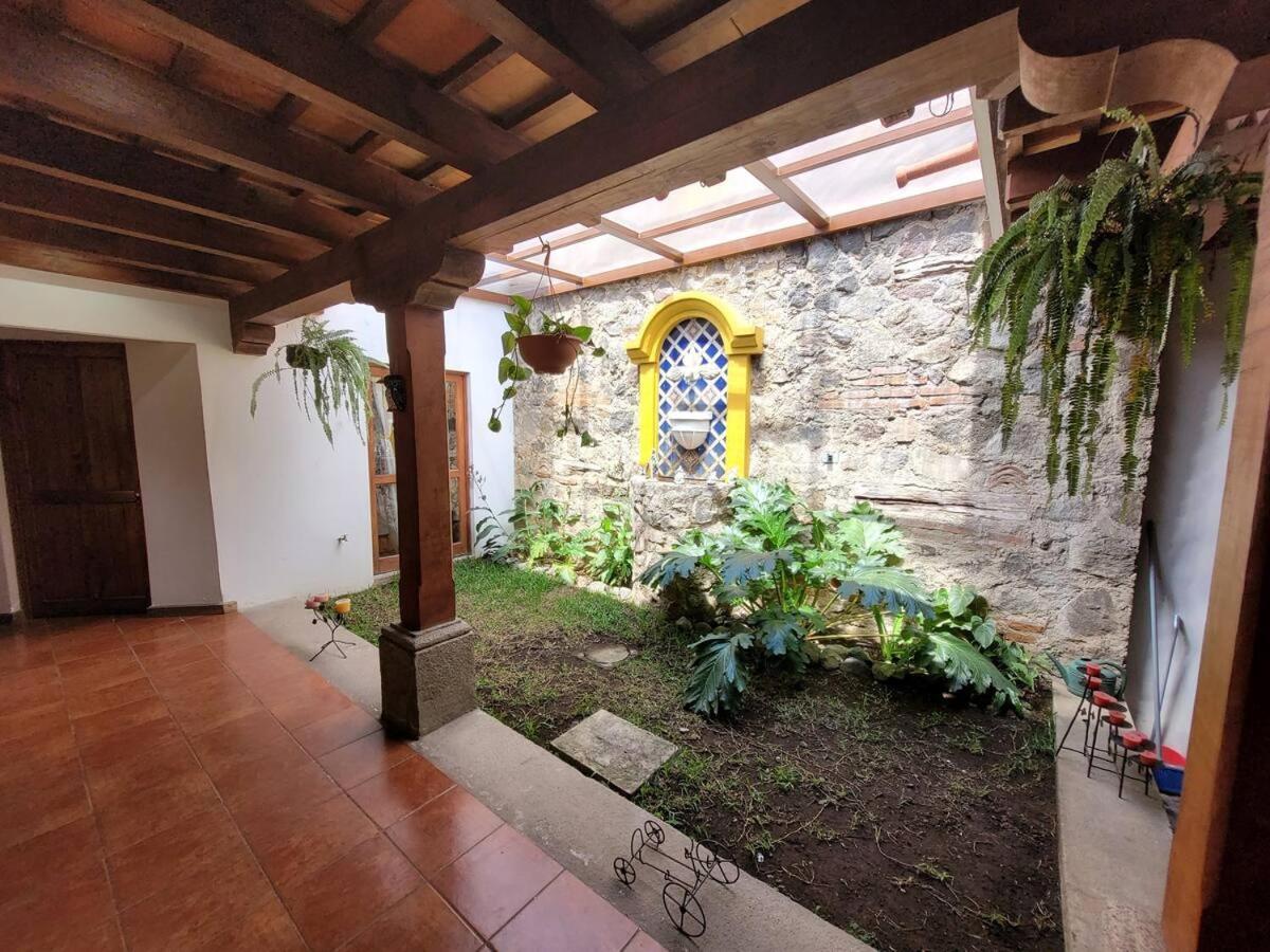 Amplia Casa Antigua Guatemala Con Pergola Y Jardin Βίλα Εξωτερικό φωτογραφία