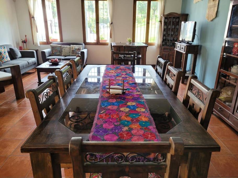 Amplia Casa Antigua Guatemala Con Pergola Y Jardin Βίλα Εξωτερικό φωτογραφία