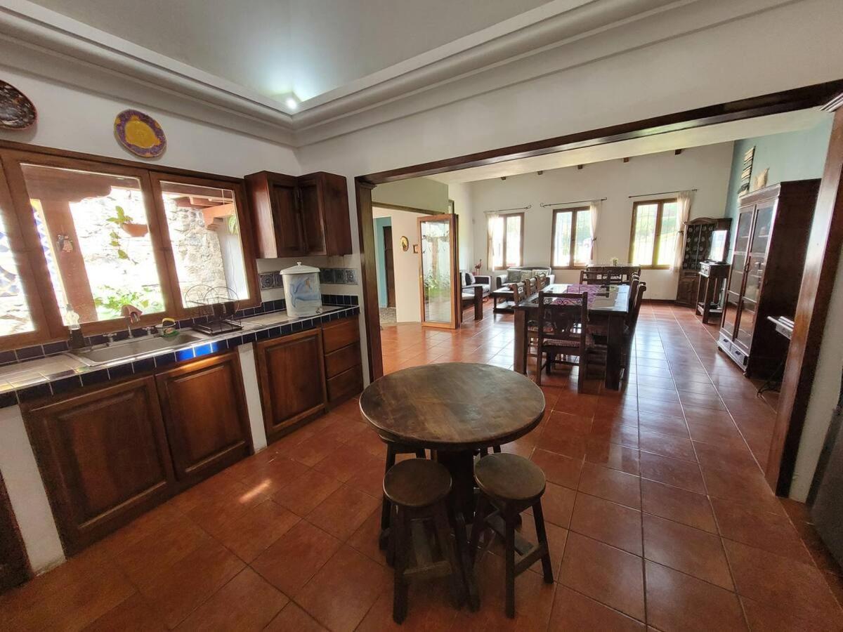 Amplia Casa Antigua Guatemala Con Pergola Y Jardin Βίλα Εξωτερικό φωτογραφία