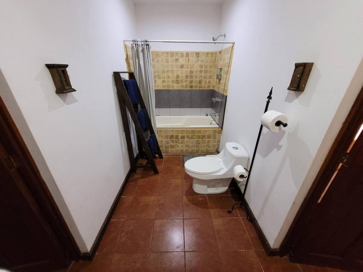 Amplia Casa Antigua Guatemala Con Pergola Y Jardin Βίλα Εξωτερικό φωτογραφία