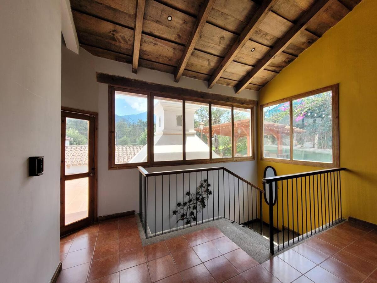Amplia Casa Antigua Guatemala Con Pergola Y Jardin Βίλα Εξωτερικό φωτογραφία