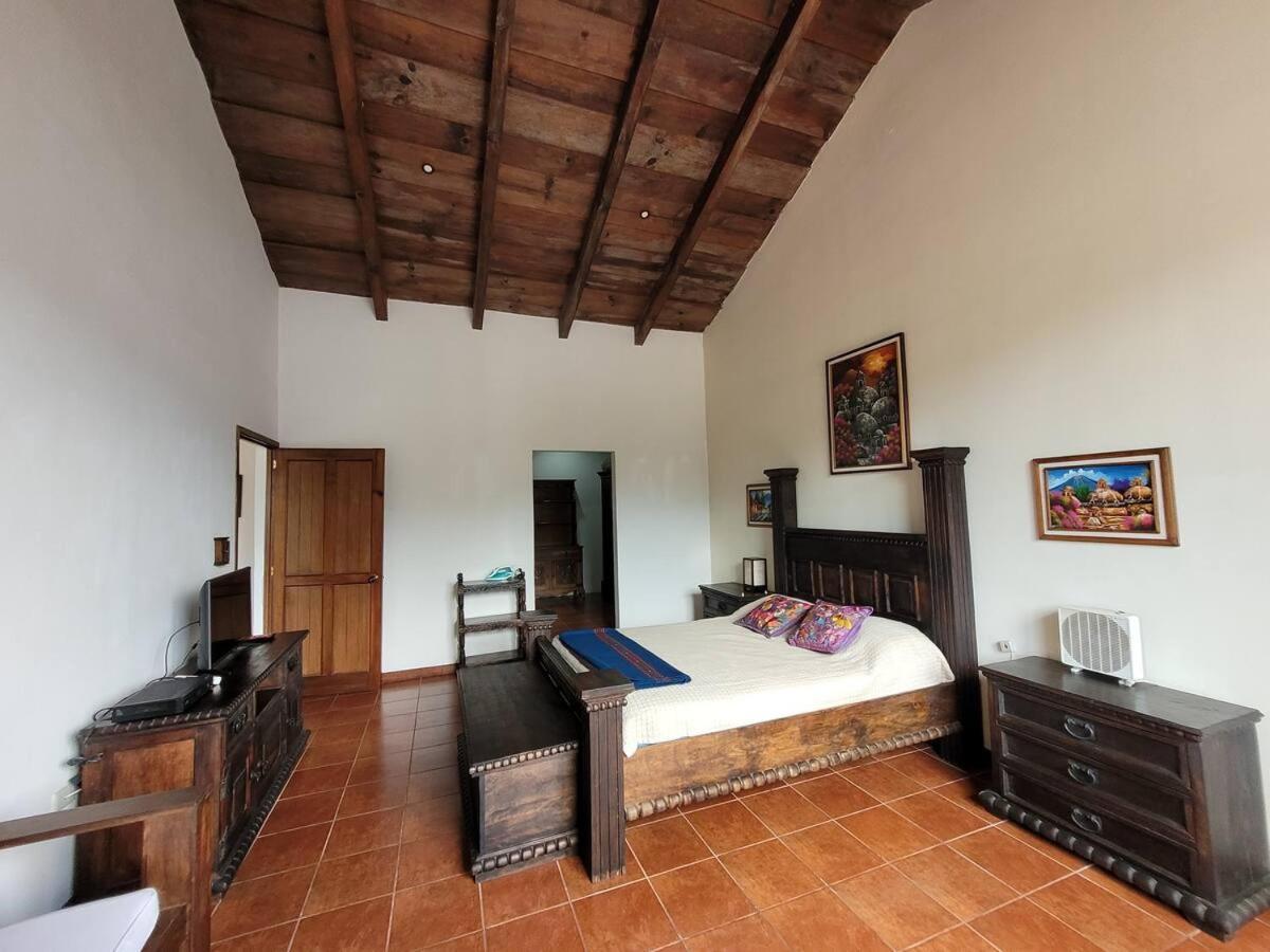 Amplia Casa Antigua Guatemala Con Pergola Y Jardin Βίλα Εξωτερικό φωτογραφία