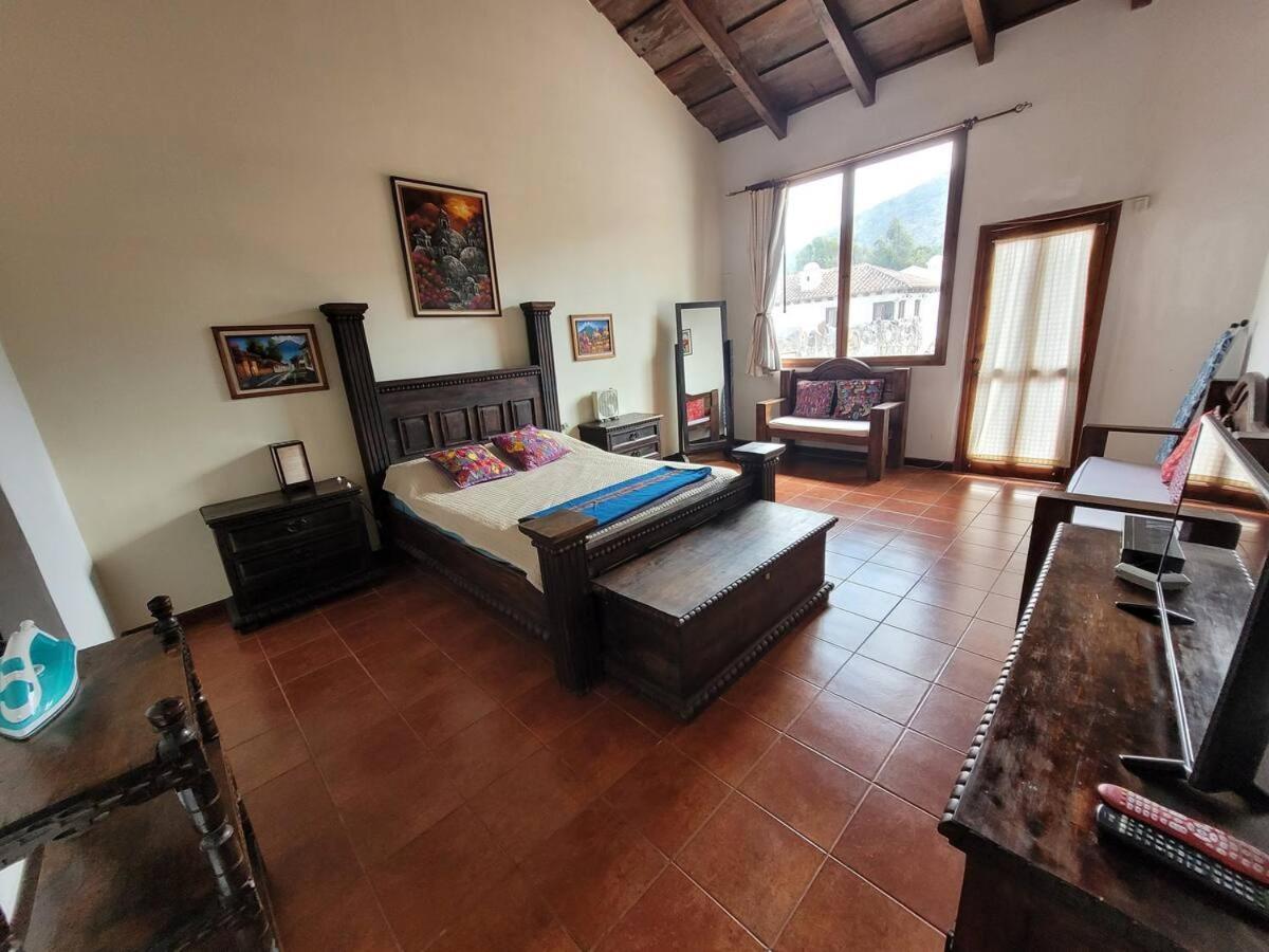 Amplia Casa Antigua Guatemala Con Pergola Y Jardin Βίλα Εξωτερικό φωτογραφία