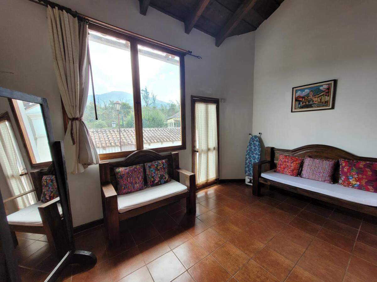 Amplia Casa Antigua Guatemala Con Pergola Y Jardin Βίλα Εξωτερικό φωτογραφία