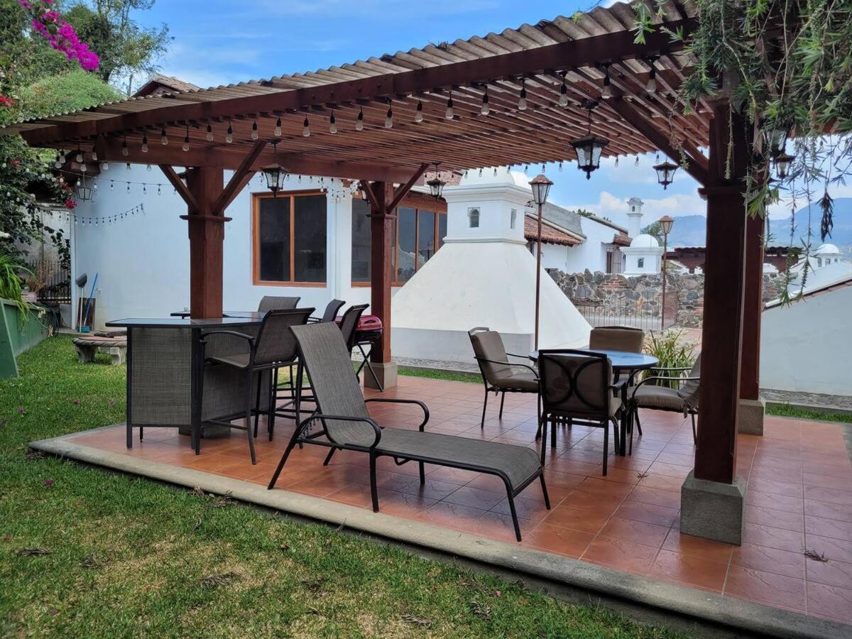 Amplia Casa Antigua Guatemala Con Pergola Y Jardin Βίλα Εξωτερικό φωτογραφία