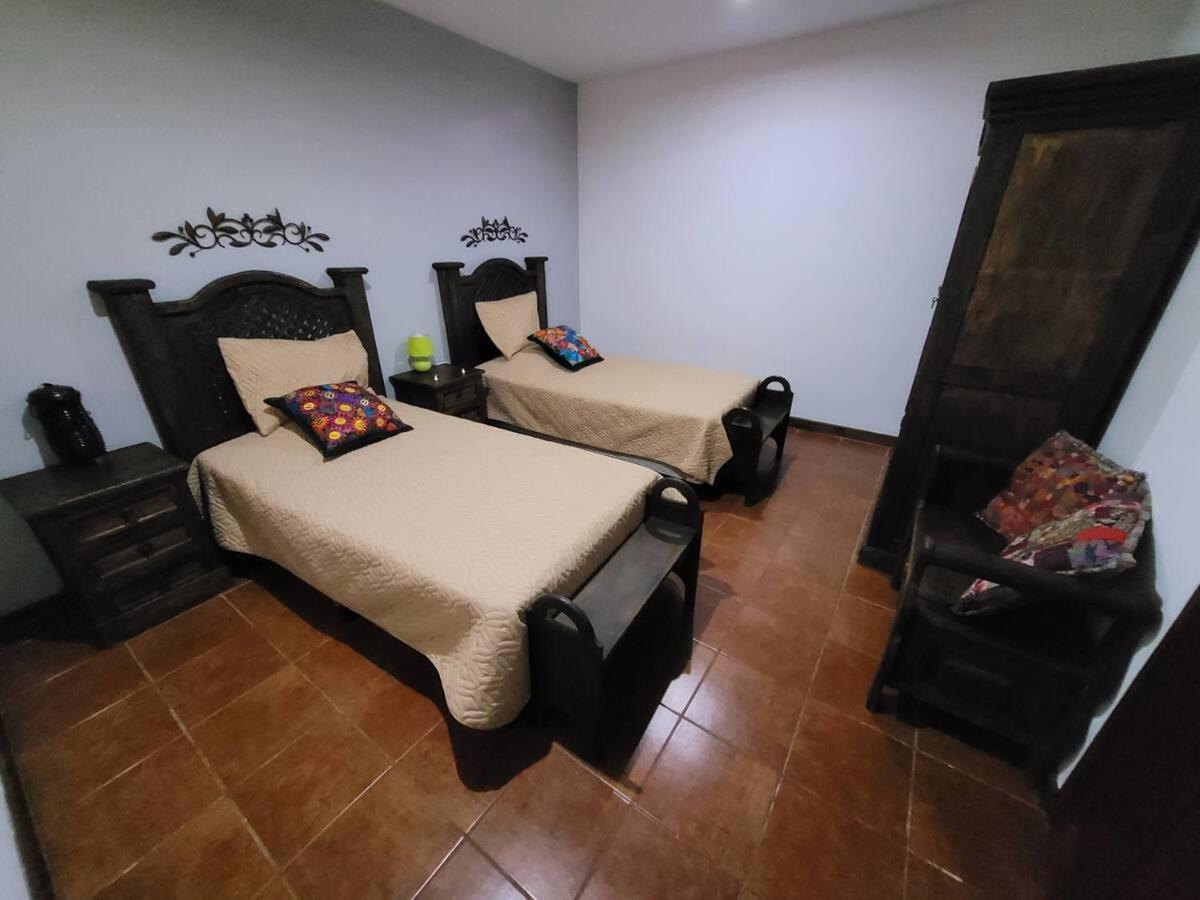 Amplia Casa Antigua Guatemala Con Pergola Y Jardin Βίλα Εξωτερικό φωτογραφία