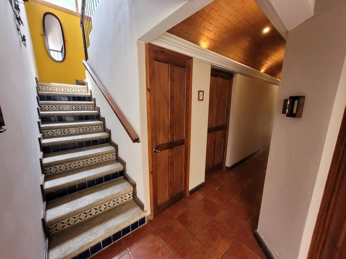 Amplia Casa Antigua Guatemala Con Pergola Y Jardin Βίλα Εξωτερικό φωτογραφία